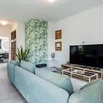 Modern And Comfortable - Center Puerto דירה